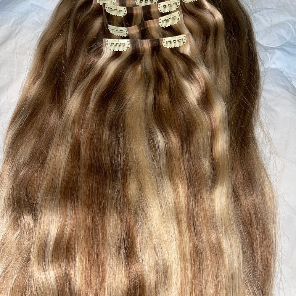 BELLAMI Silk Seam 22’ Clip-In Extensions